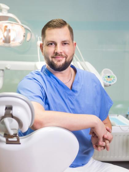 Dr. Tatai Dániel - Dentist